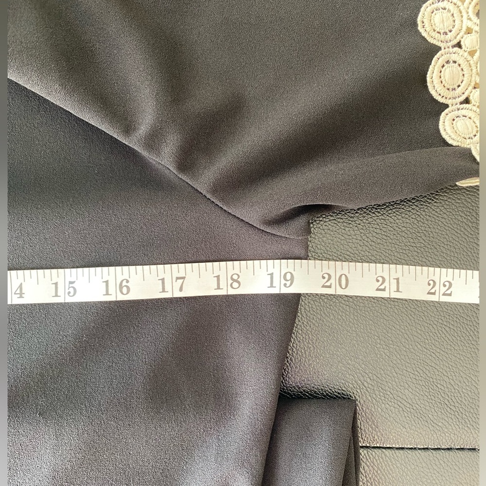Neiman Marcus black A-line dress perfect condition very flattering cut Size 10 - Picture 8 of 9